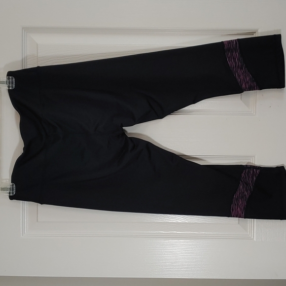 Reebok Black Purple Capri Active Leggings Work Out Pants Waist Key Pocket Size S - Picture 2 of 5